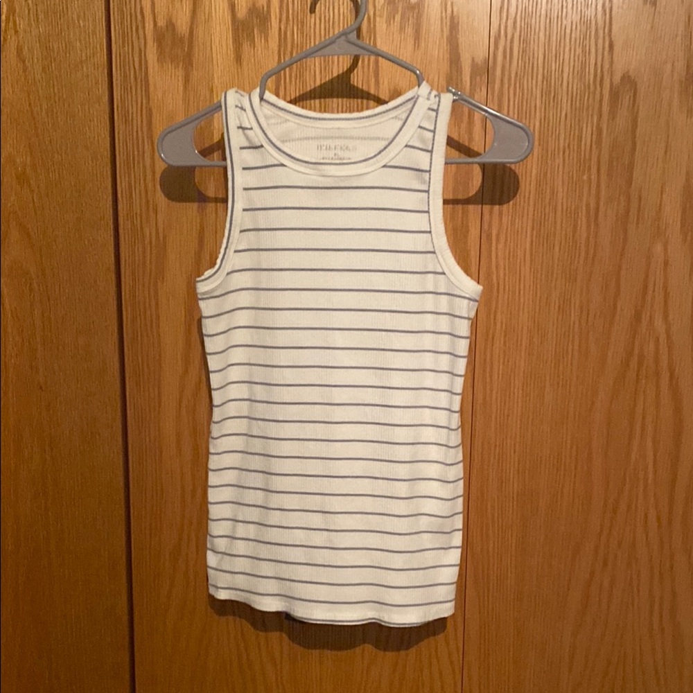 Maurices Ribbed Knit Top with Green Stripes. Woman’s size XL. Fits like a large.